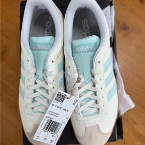 NWT Adidas VL court base Women's Sneakers - Cream and Light Blue